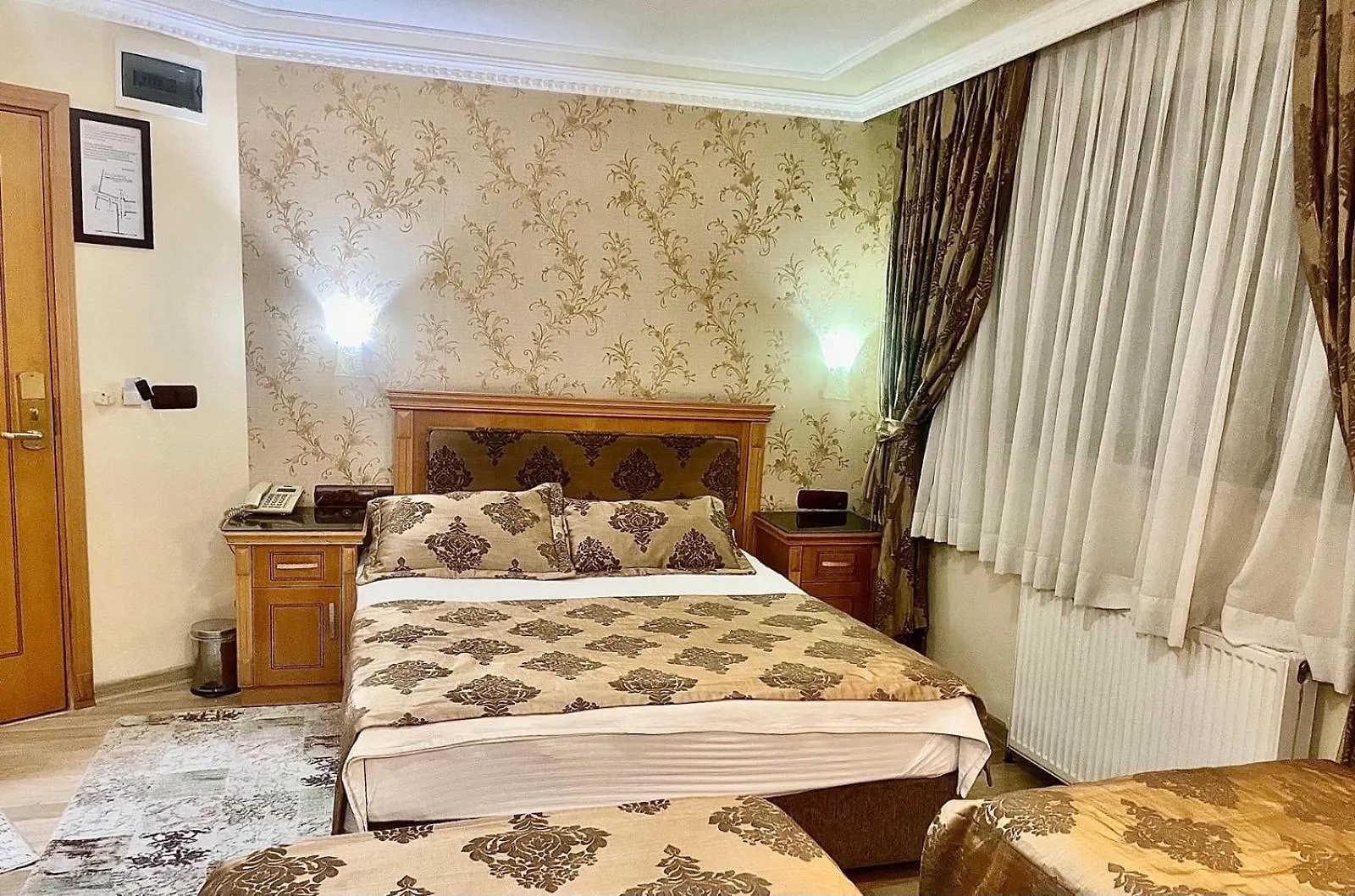 Golden Papirues Hotel Taksim Стамбул 3*,